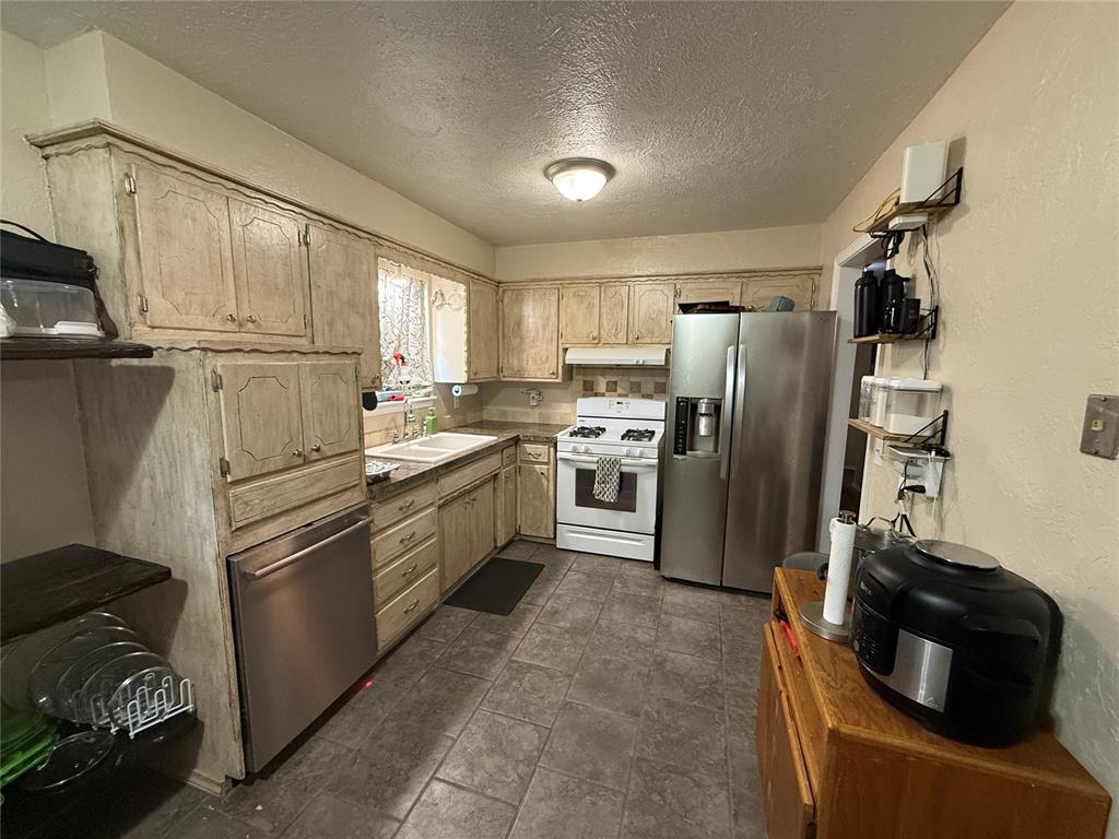 628 Juniper Avenue Property Photo 7