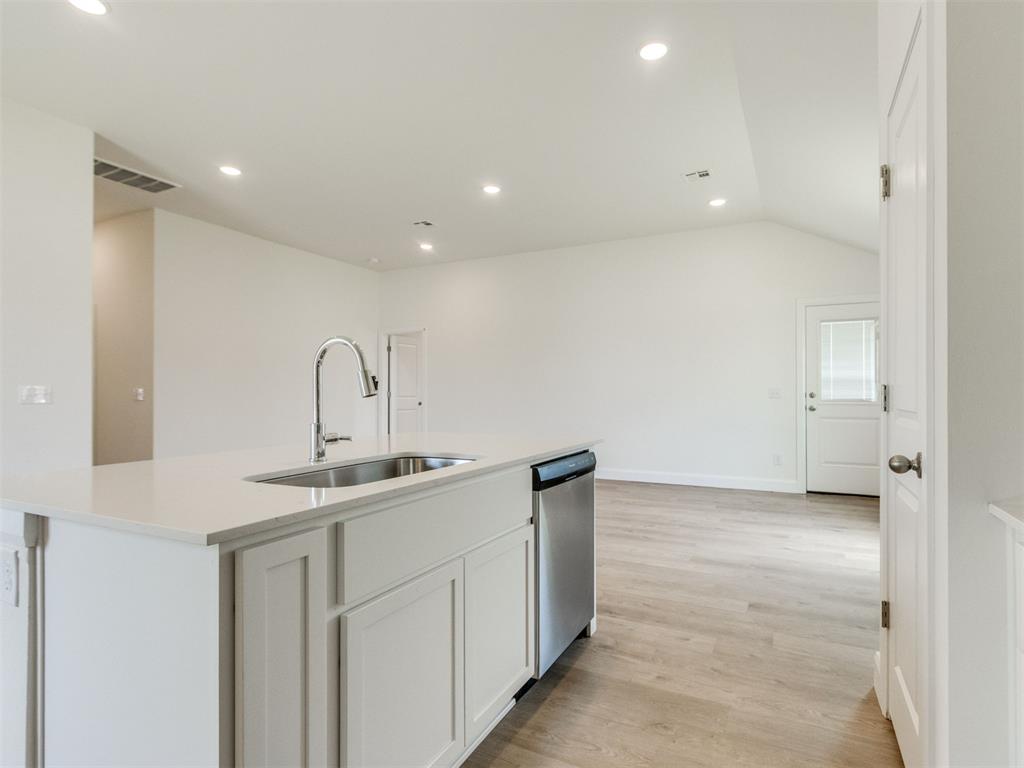 1204 E Ruger Lane Property Photo 12