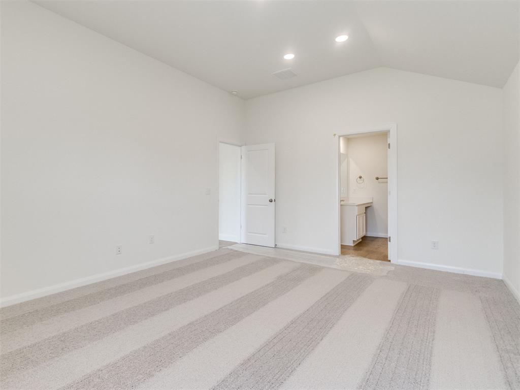 1204 E Ruger Lane Property Photo 14