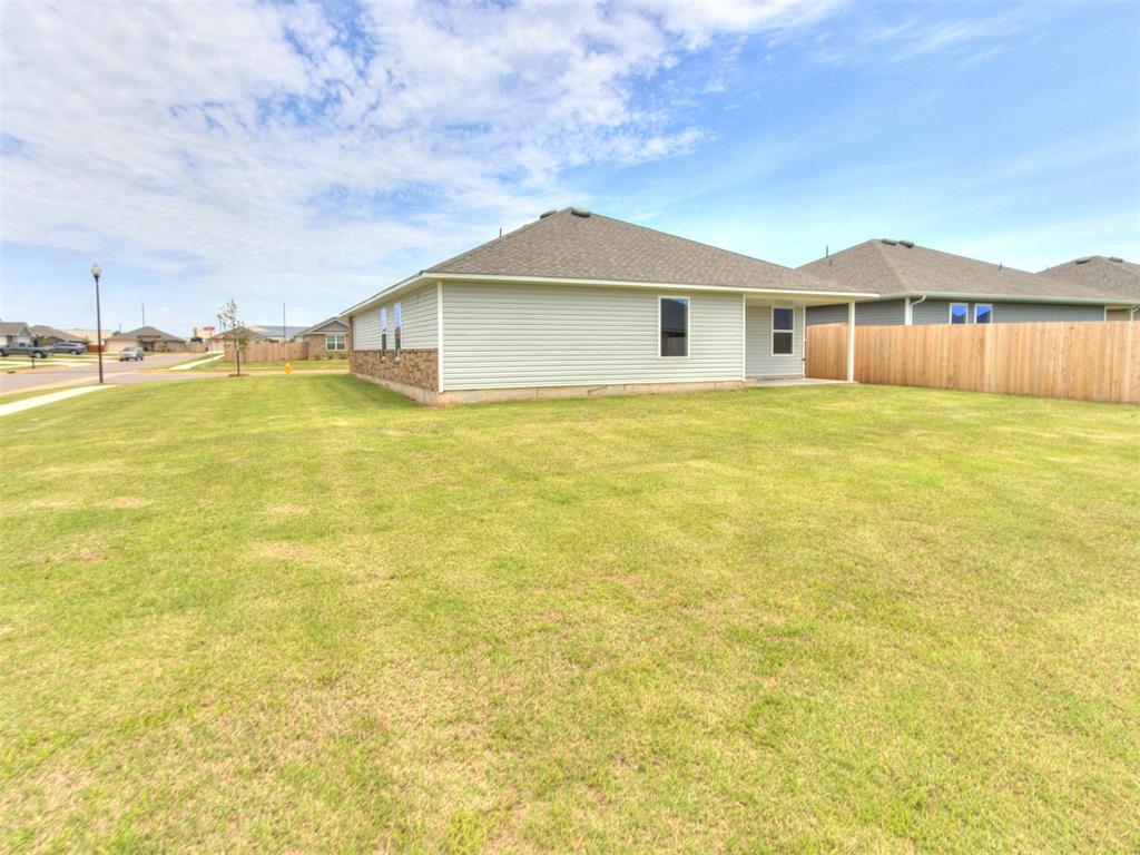 1204 E Ruger Lane Property Photo 27