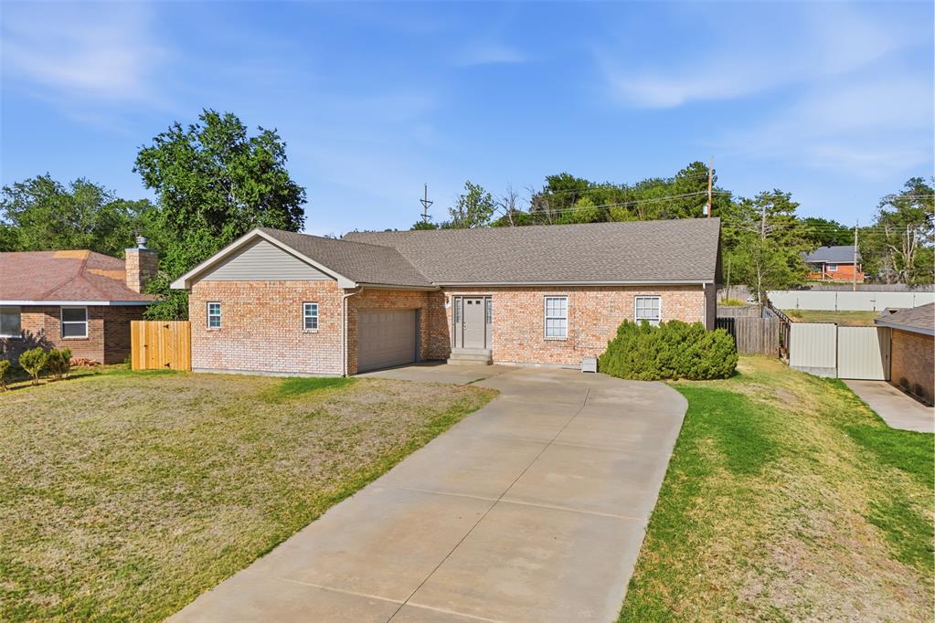 109 N Sunset Lane Property Photo 1