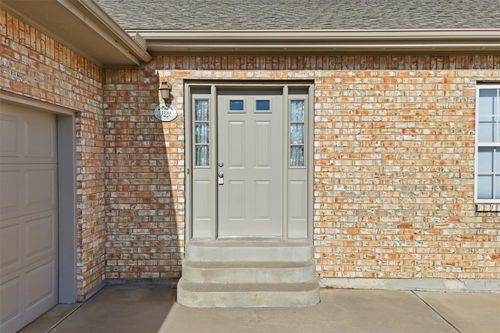 109 N Sunset Lane Property Photo 3