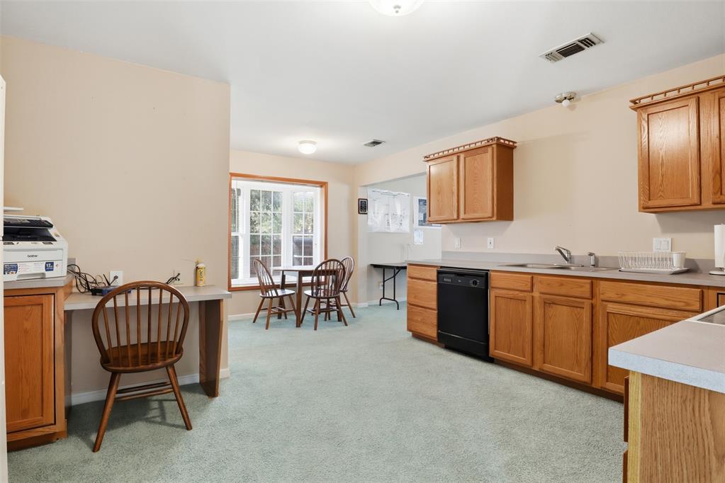 109 N Sunset Lane Property Photo 6