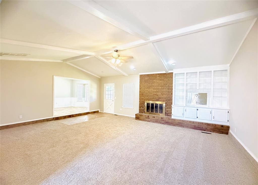 121 W Vail Drive Property Photo 5
