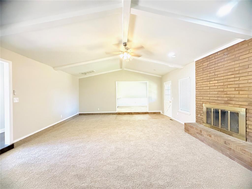 121 W Vail Drive Property Photo 6