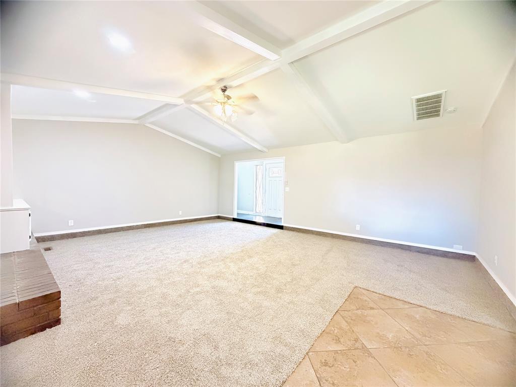 121 W Vail Drive Property Photo 8