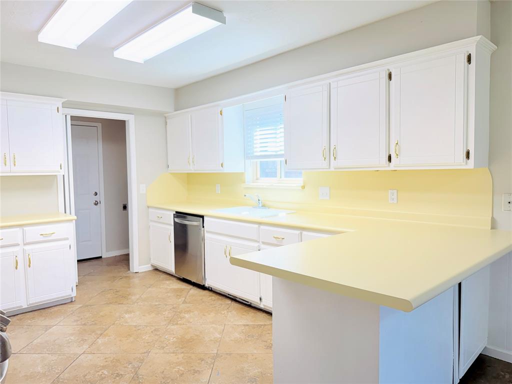 121 W Vail Drive Property Photo 11