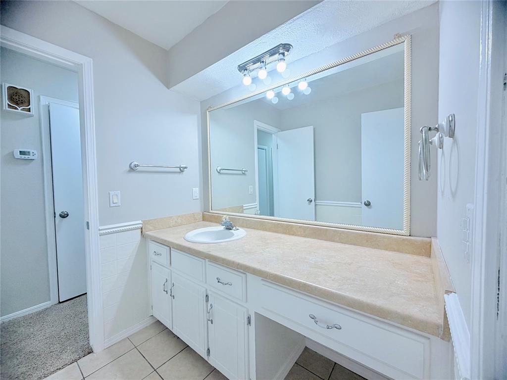121 W Vail Drive Property Photo 19