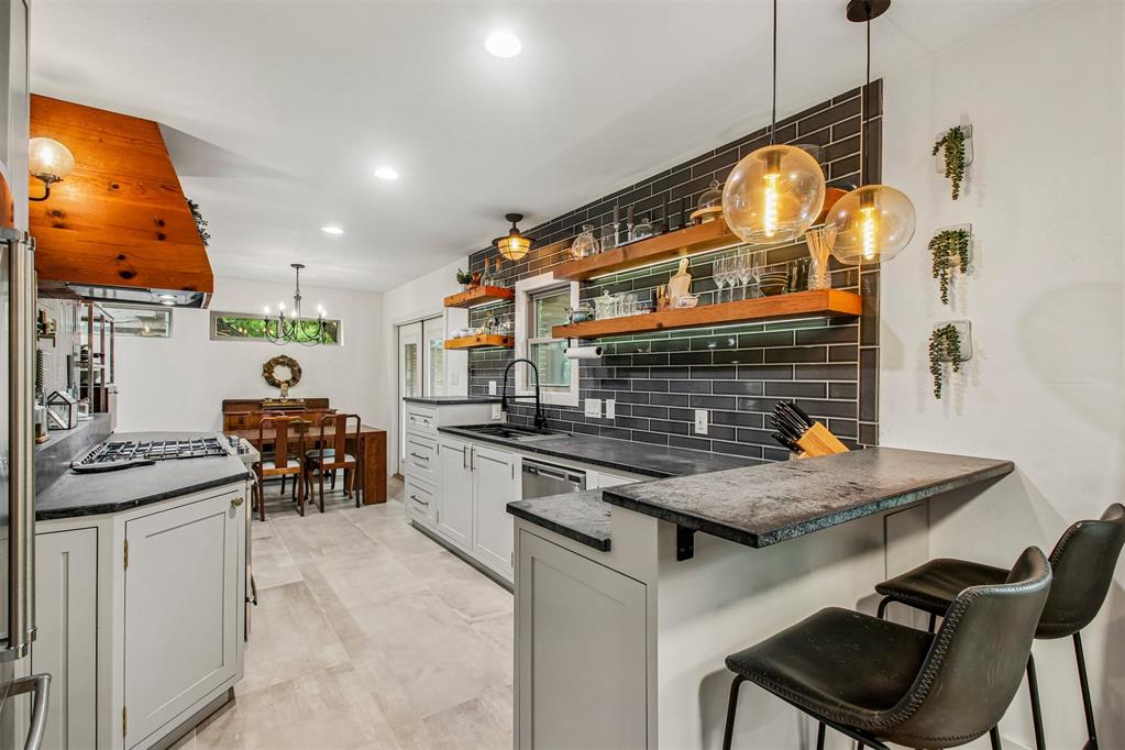 1105 Lombardy Road Property Photo 1