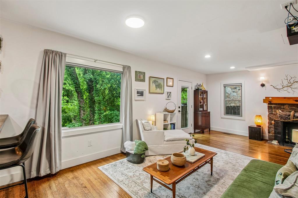1105 Lombardy Road Property Photo 8