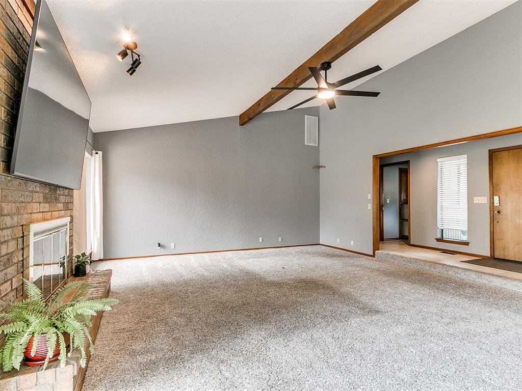 912 Stonehenge Drive Property Photo 7