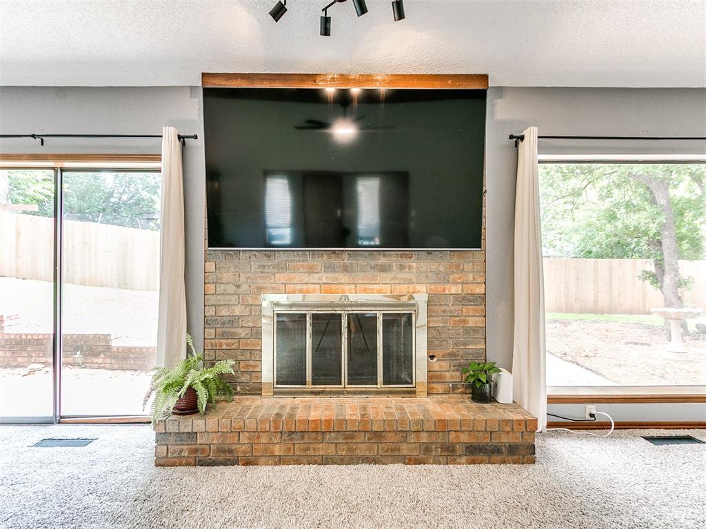 912 Stonehenge Drive Property Photo 8