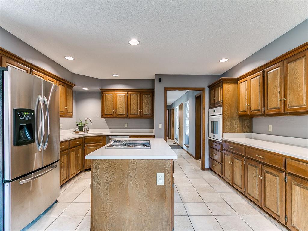 912 Stonehenge Drive Property Photo 11