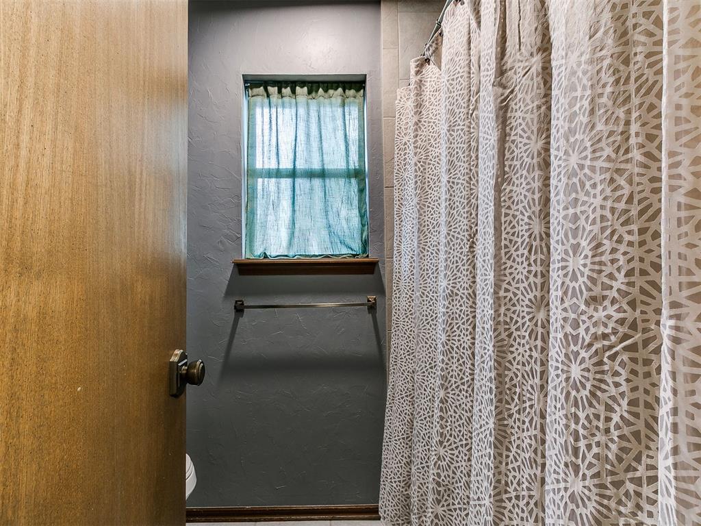 912 Stonehenge Drive Property Photo 28
