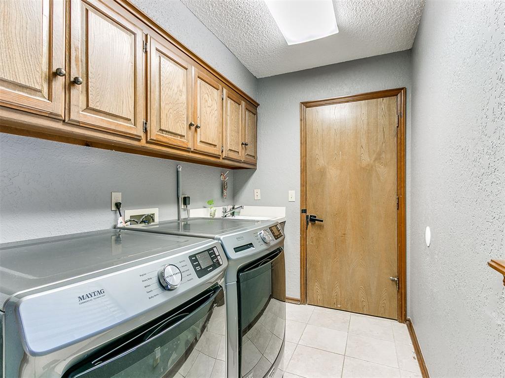 912 Stonehenge Drive Property Photo 31