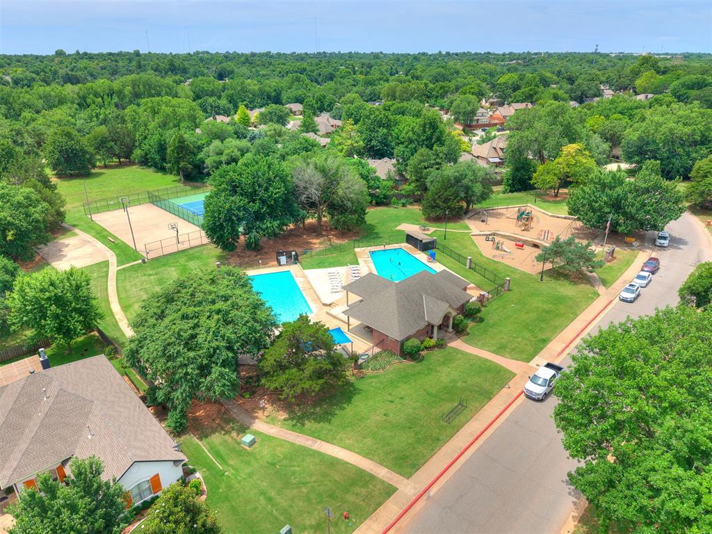 912 Stonehenge Drive Property Photo 44