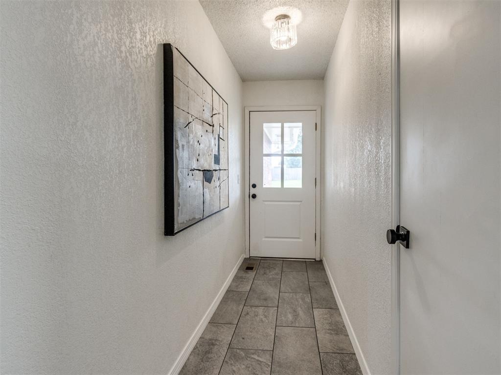 10104 Primrose Lane Property Photo 8
