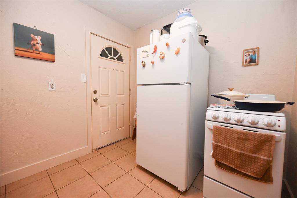 925 W Chickasha Avenue Property Photo 8