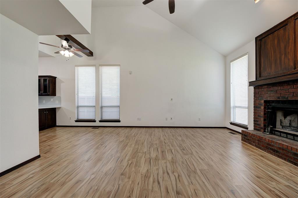 10604 Willow Ridge Drive Property Photo 5