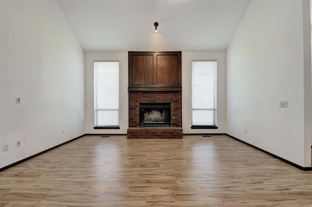 10604 Willow Ridge Drive Property Photo 6