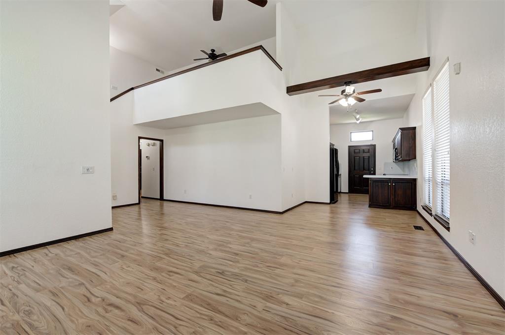 10604 Willow Ridge Drive Property Photo 8