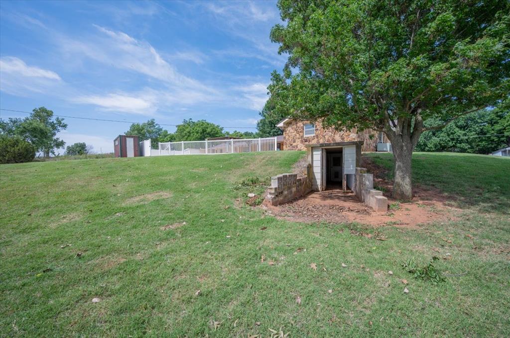 407 S Third Street Property Photo 8