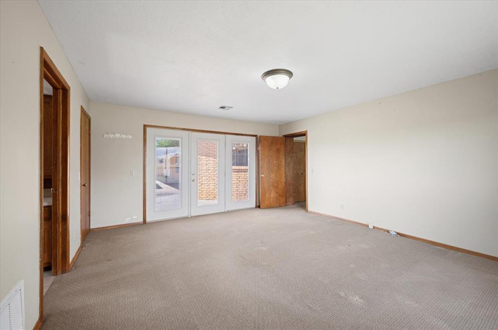 407 S Third Street Property Photo 25