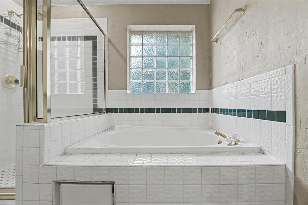 1700 Schooner Drive Property Photo 8