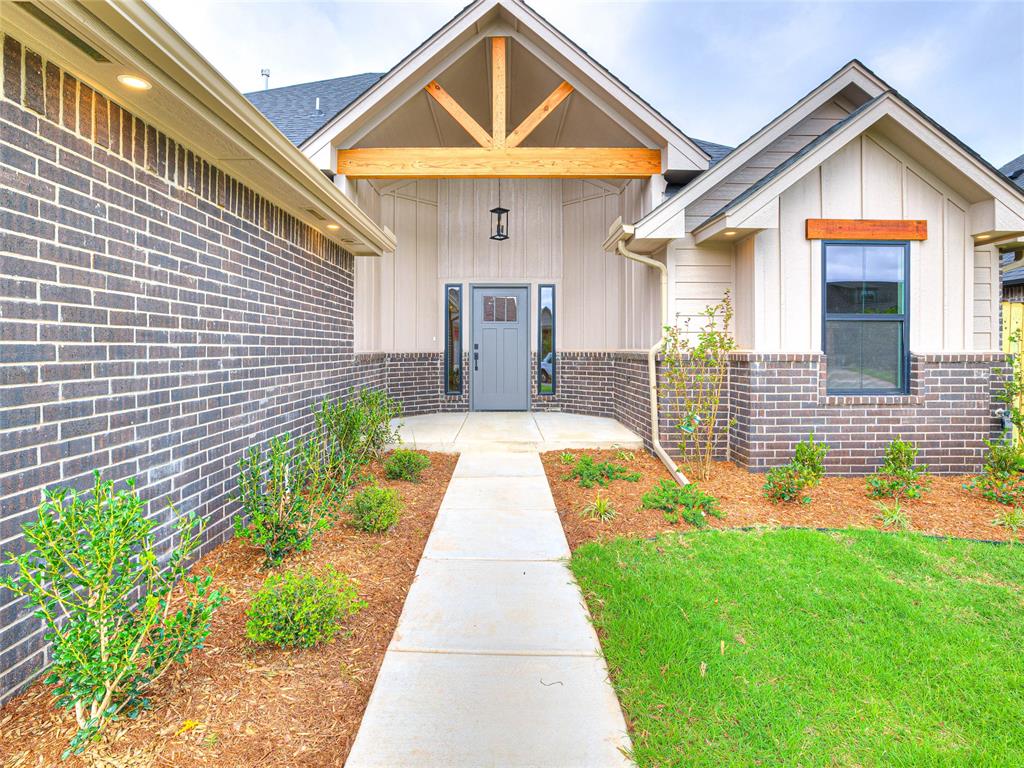 401 Braxton Way Property Photo 3