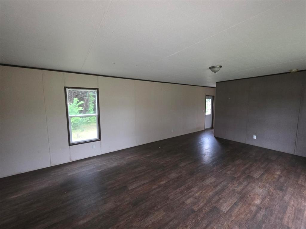 420 E Douglas Street Property Photo 7