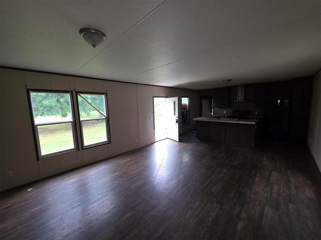 420 E Douglas Street Property Photo 8
