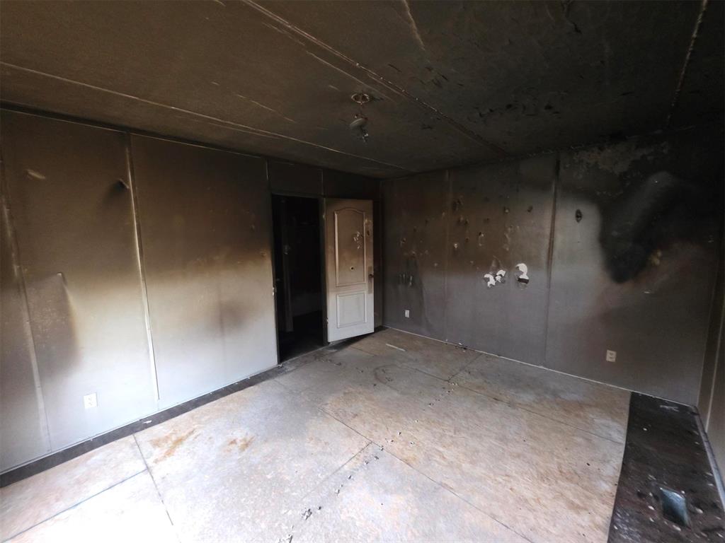 420 E Douglas Street Property Photo 10