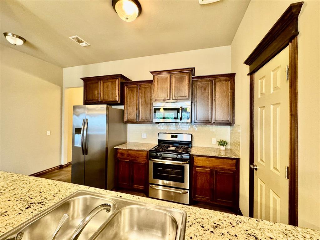 18210 Manera Way Property Photo 7