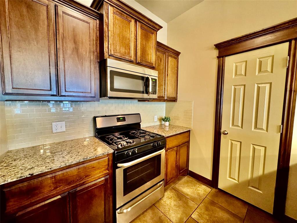 18210 Manera Way Property Photo 8