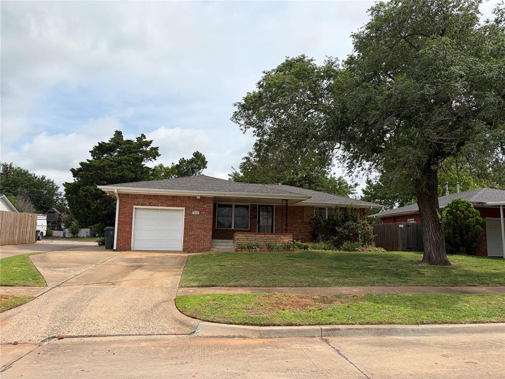 415 W Curtis Drive Property Photo 2