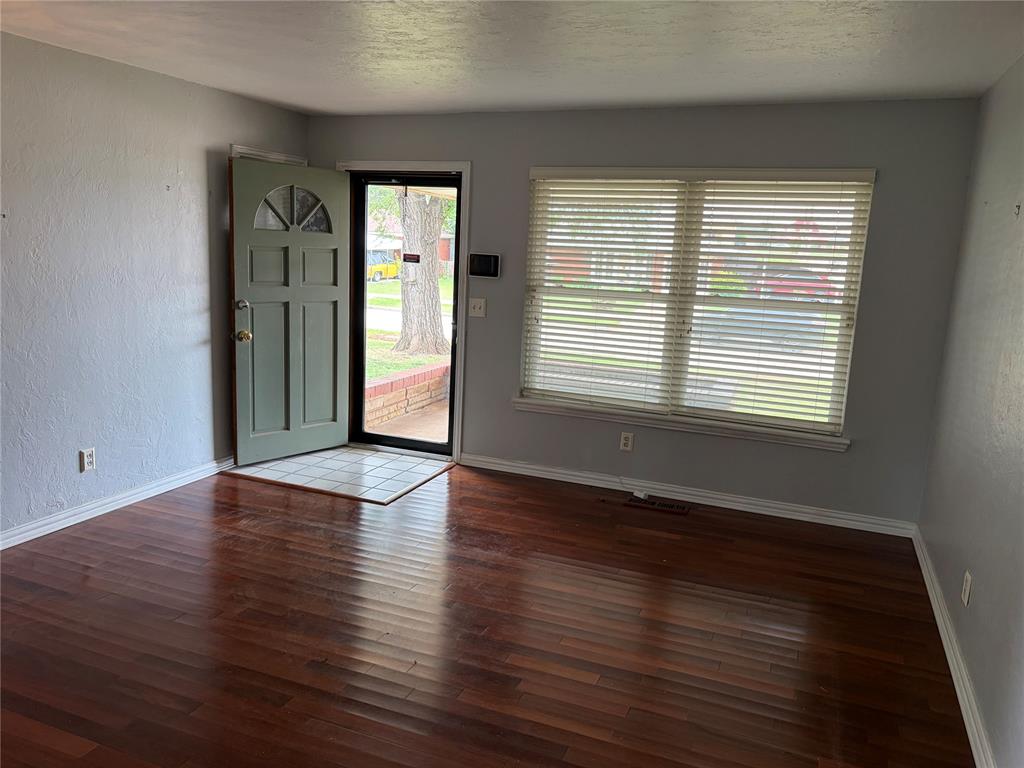 415 W Curtis Drive Property Photo 5