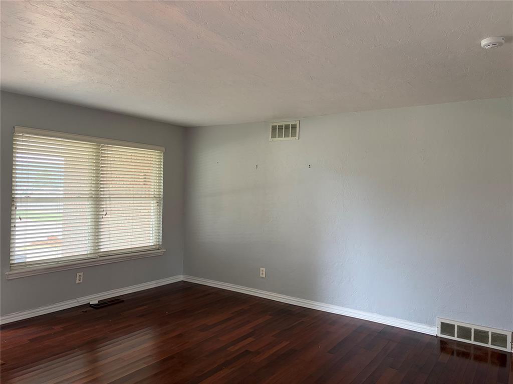 415 W Curtis Drive Property Photo 6