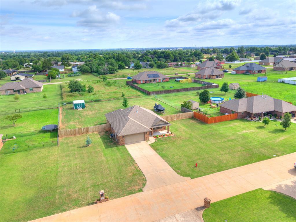 1233105 Property Photo 4