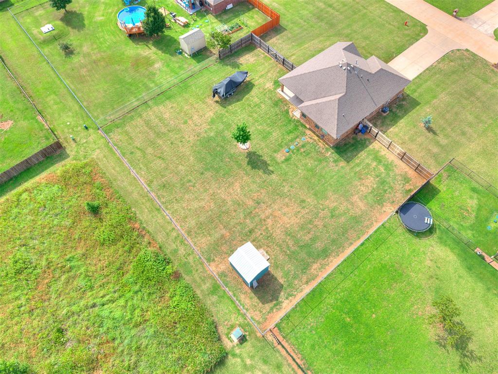 1233105 Property Photo 5