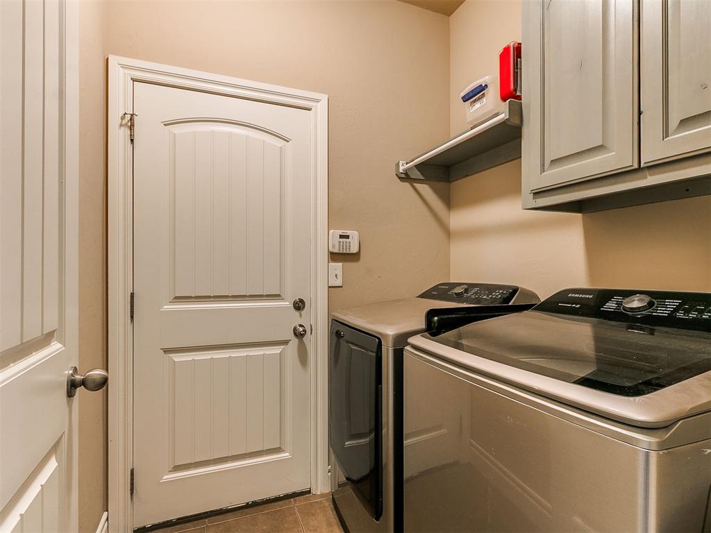 1233105 Property Photo 13