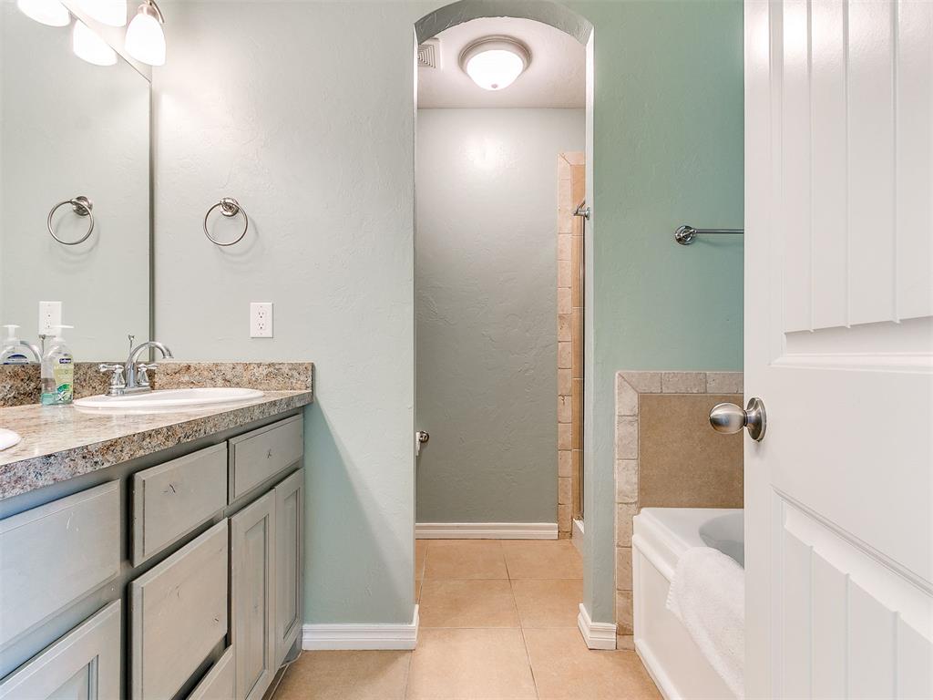 1233105 Property Photo 16