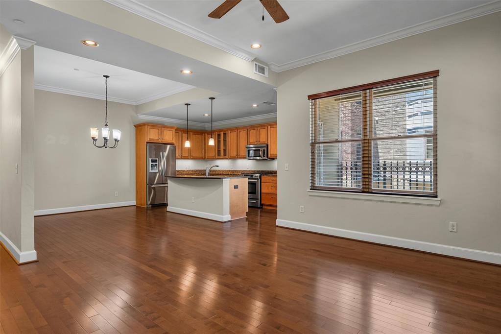 205 N Geary Avenue Property Photo 6