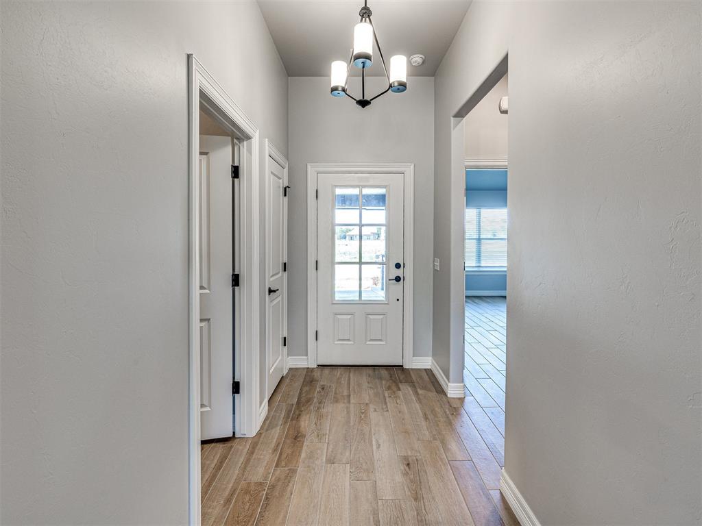 7712 Three Woods Lane Property Photo 6