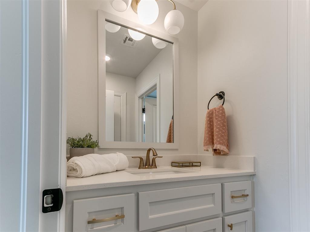 7717 Woods Edge Way Property Photo 40