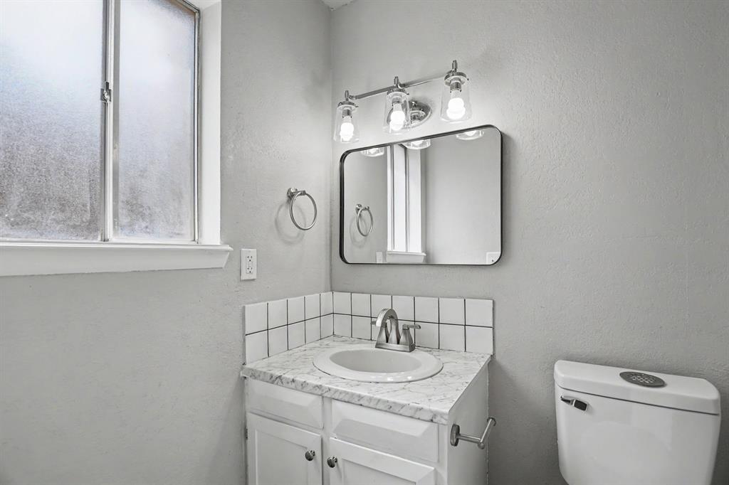 9719 Ne 3rd Place Property Photo 10