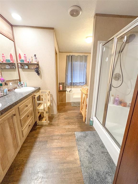 6900 Winchester Drive Property Photo 10