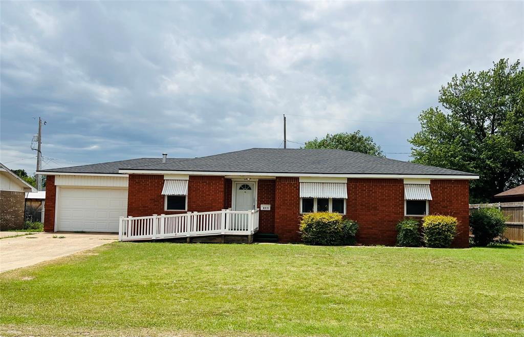 211 N Park Road Property Photo 1