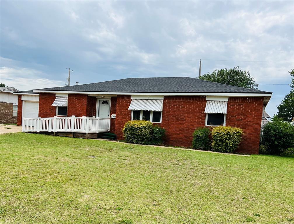 211 N Park Road Property Photo 2