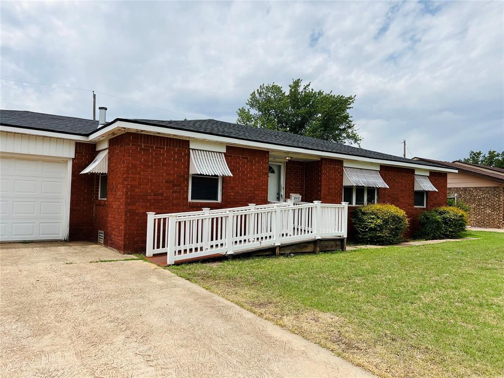 211 N Park Road Property Photo 3