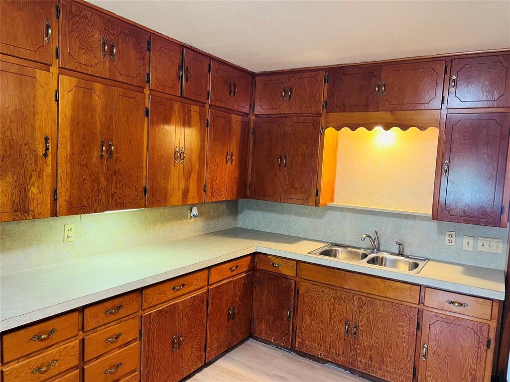 211 N Park Road Property Photo 6